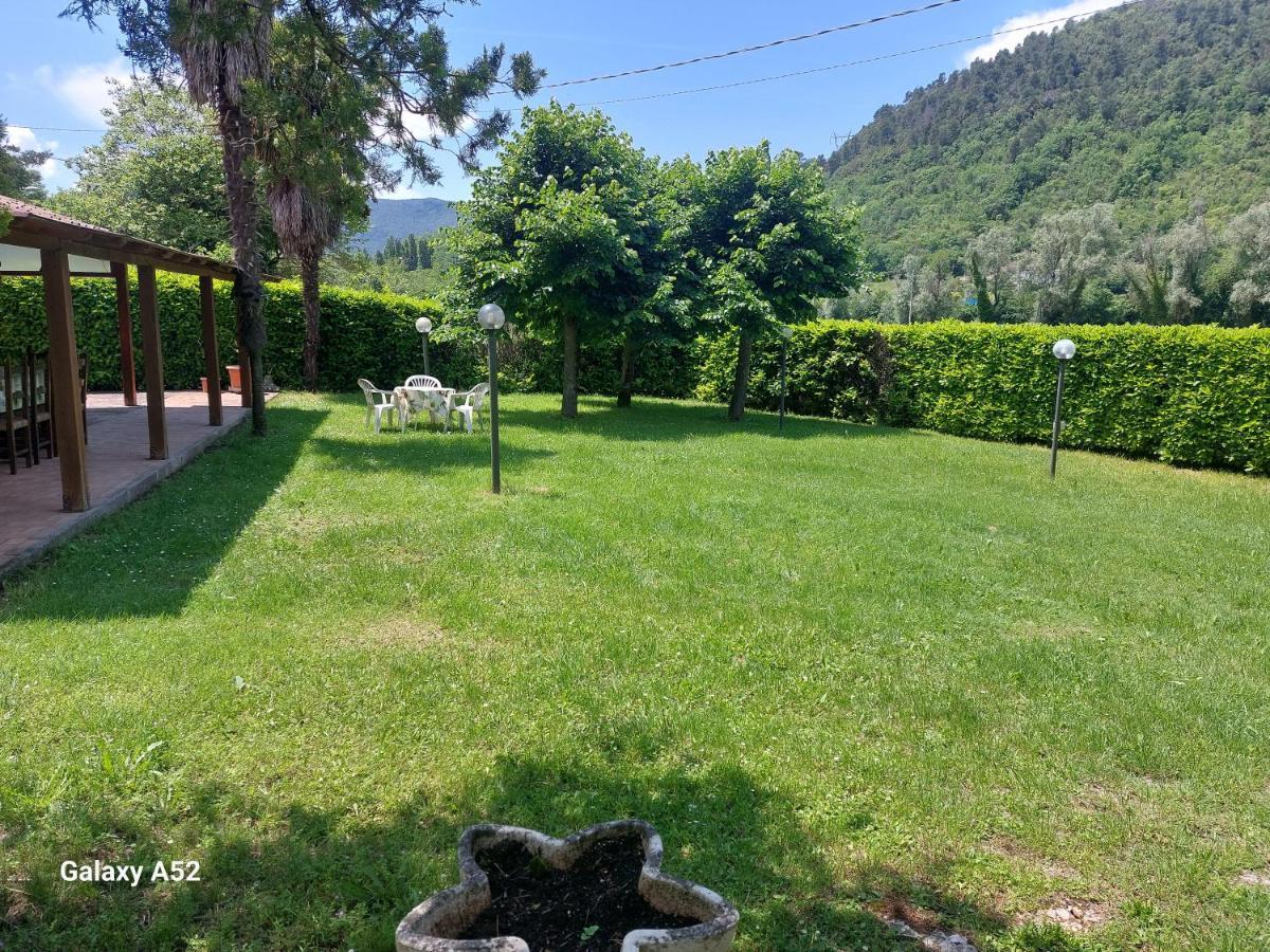 Al Lago Nel Verde Apartment Пиедилуко Екстериор снимка